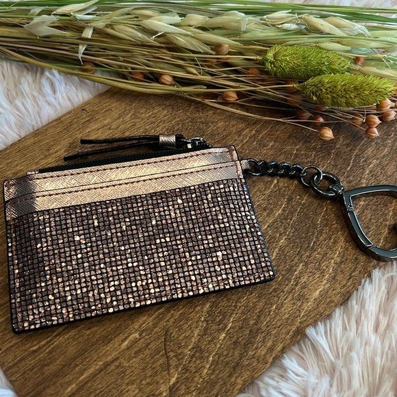 Victoria’s Secret Card Keychain - Picture 4 of 6